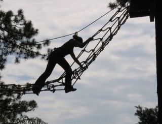 下午在布雷斯地区布尔格探险公园 